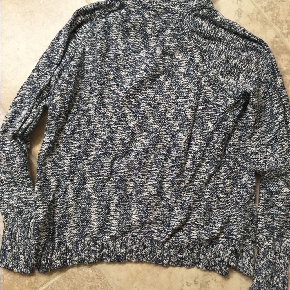 Chaps women’s blue and white sweater - Picture 3 of 3